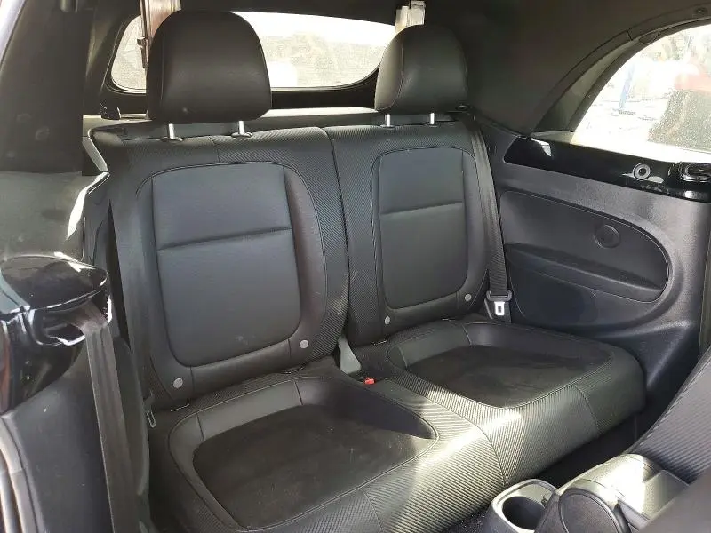 2018 VOLKSWAGEN BEETLE S  