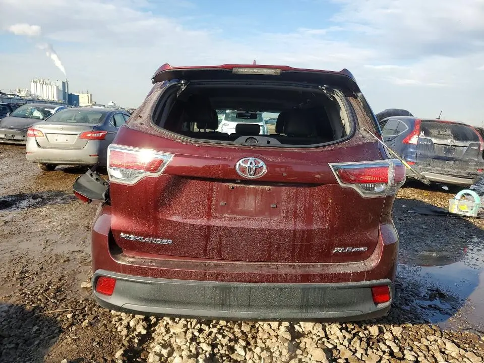 2016 TOYOTA HIGHLANDER XLE  