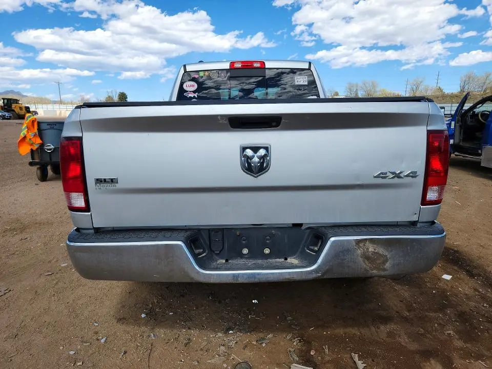 2016 RAM 1500 SLT  