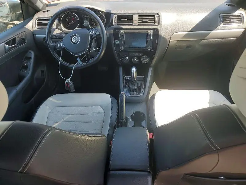 2016 VOLKSWAGEN JETTA SPORT  