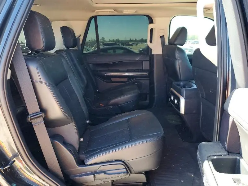 2024 FORD EXPEDITION XLT  