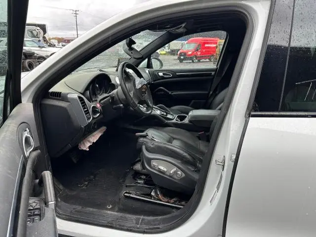 2013 PORSCHE CAYENNE   