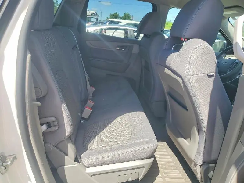 2013 CHEVROLET TRAVERSE LS  