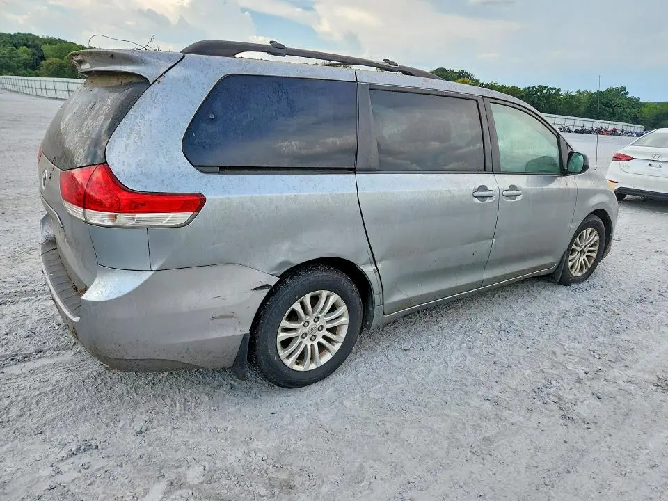 2012 TOYOTA SIENNA XLE 8-PASSENGER  
