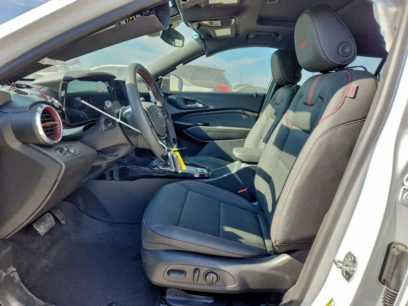 2025 CHEVROLET TRAX 2RS  