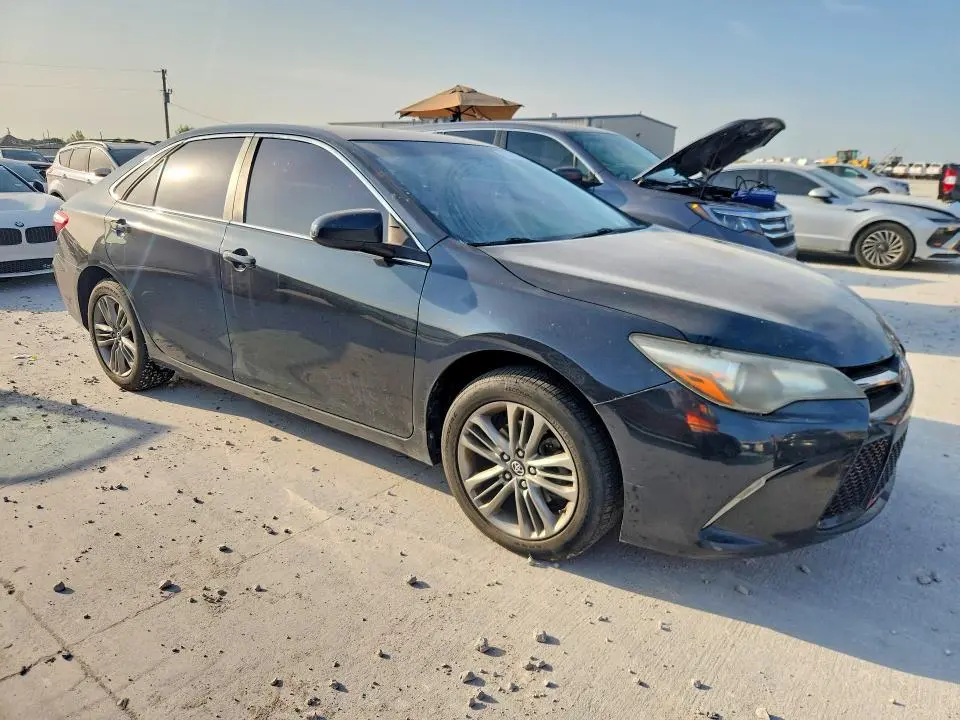 2017 TOYOTA CAMRY SE  