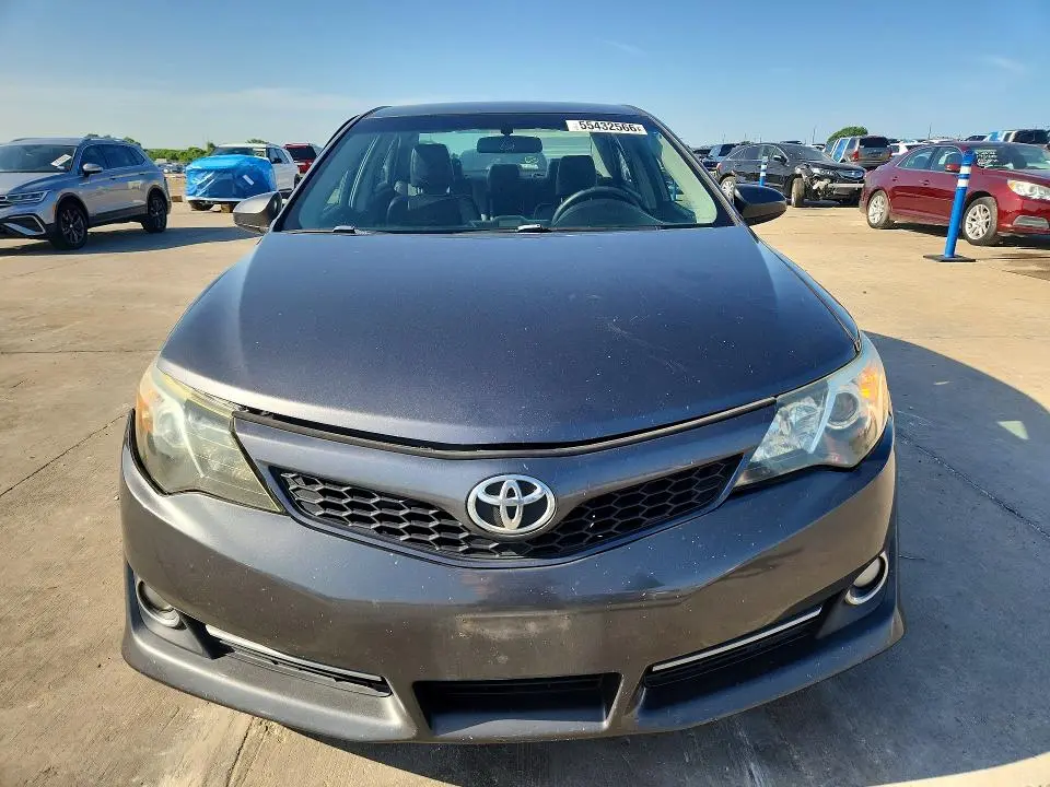 2013 TOYOTA CAMRY SE  