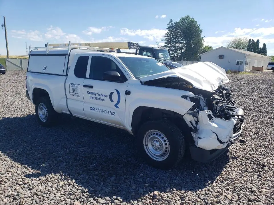 2025 TOYOTA TACOMA SR  