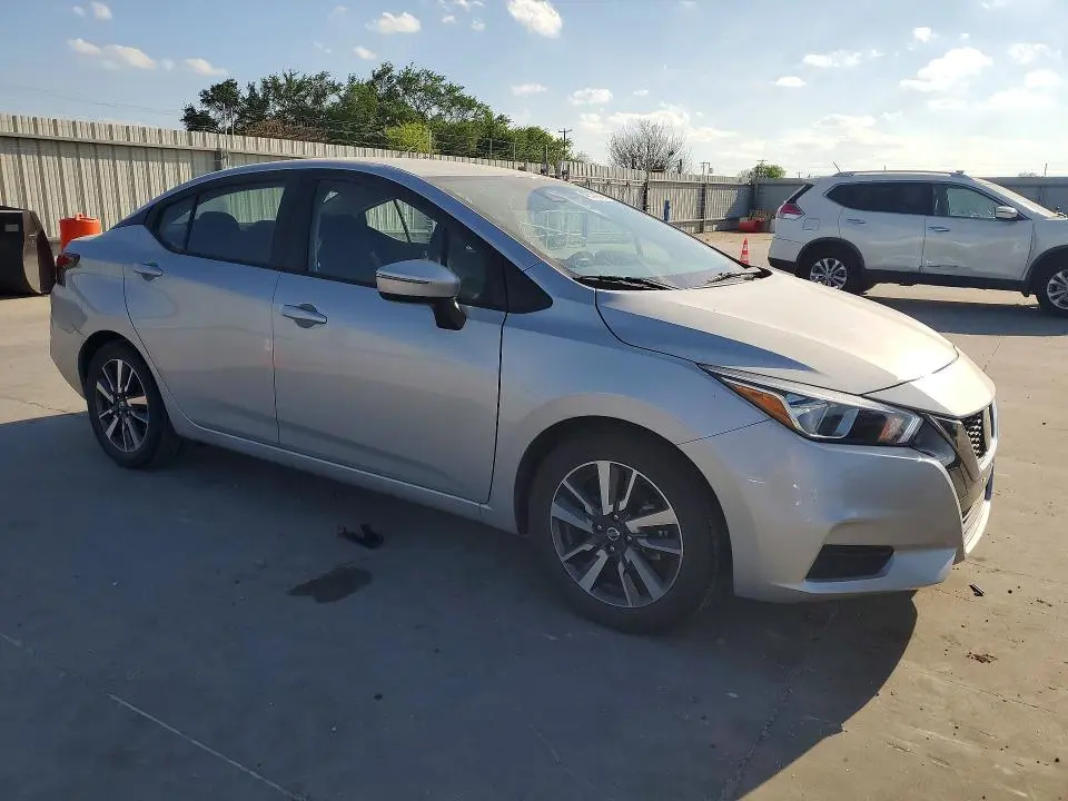 2021 NISSAN VERSA SV  