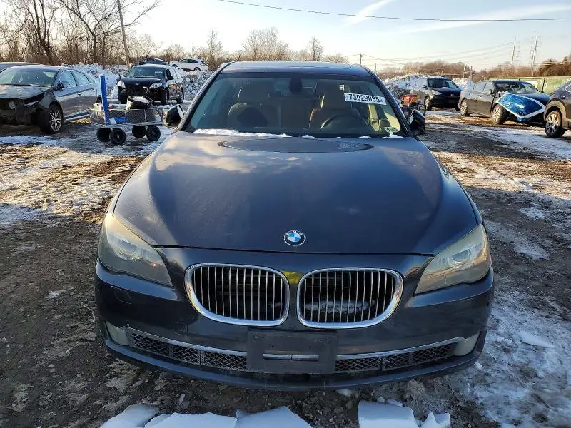 2011 BMW 750 XI  