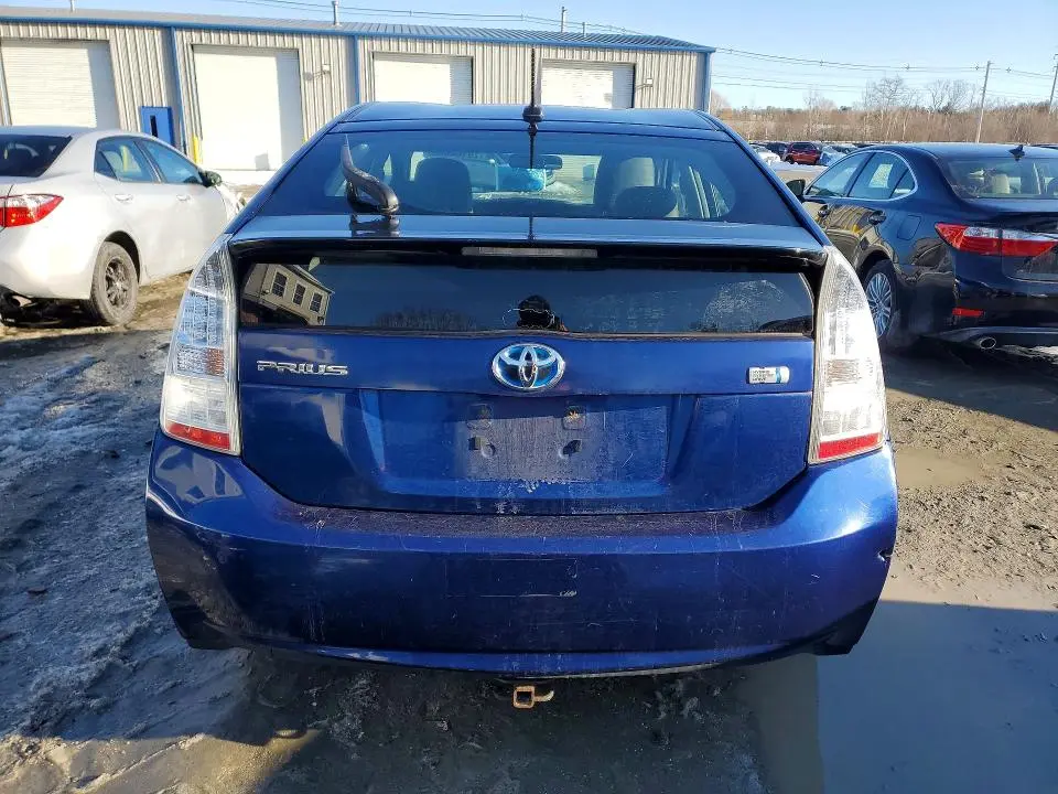 2010 TOYOTA PRIUS III  