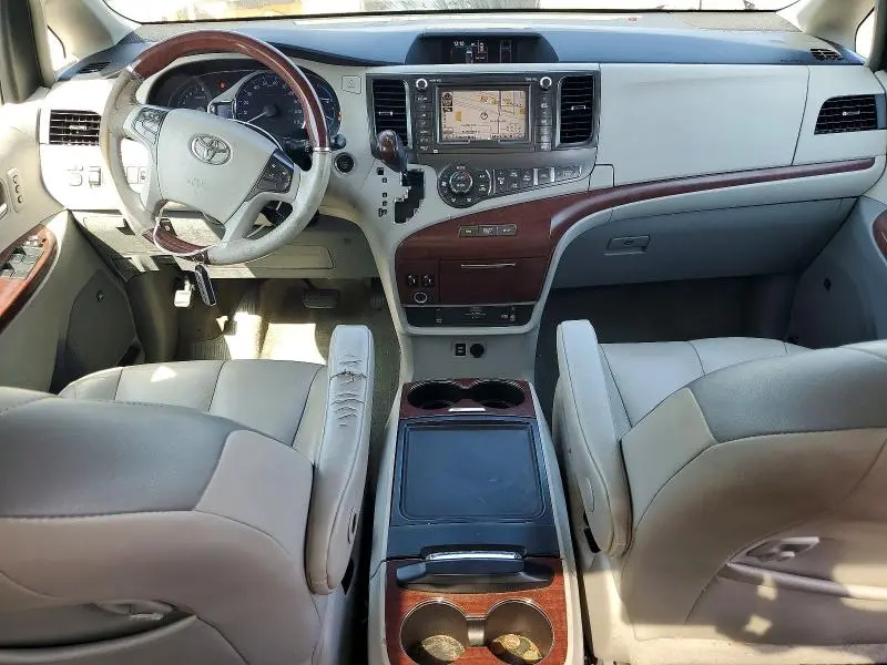 2014 TOYOTA SIENNA LIMITED 7-PASSENGER  