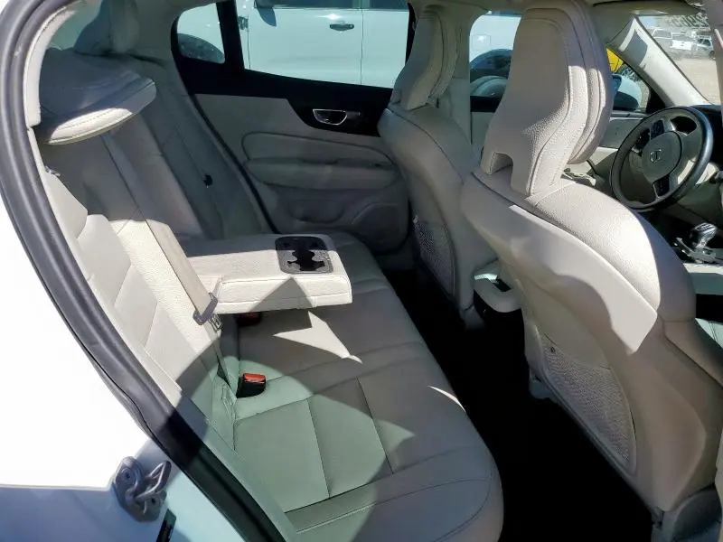 2020 VOLVO S60 T5 MOMENTUM  