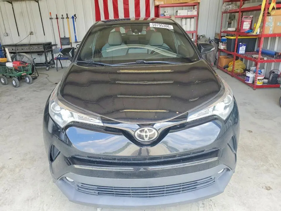 2019 TOYOTA C-HR XLE  