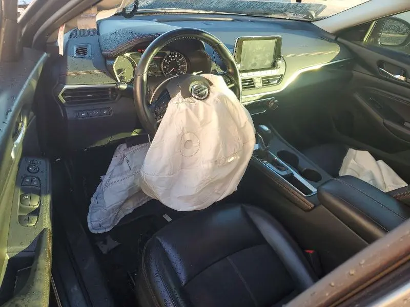 2021 NISSAN ALTIMA SR  