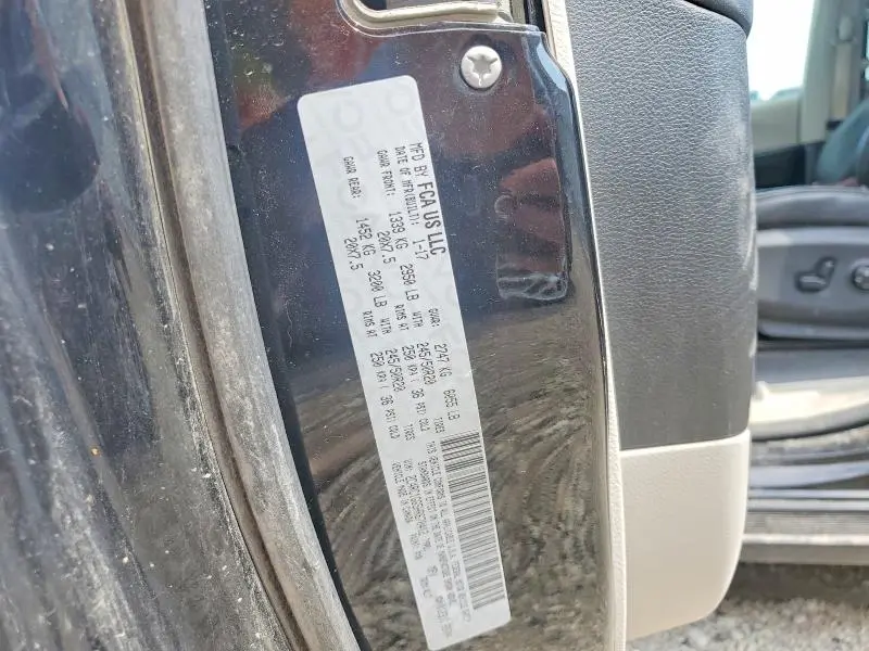 2017 CHRYSLER PACIFICA LIMITED  