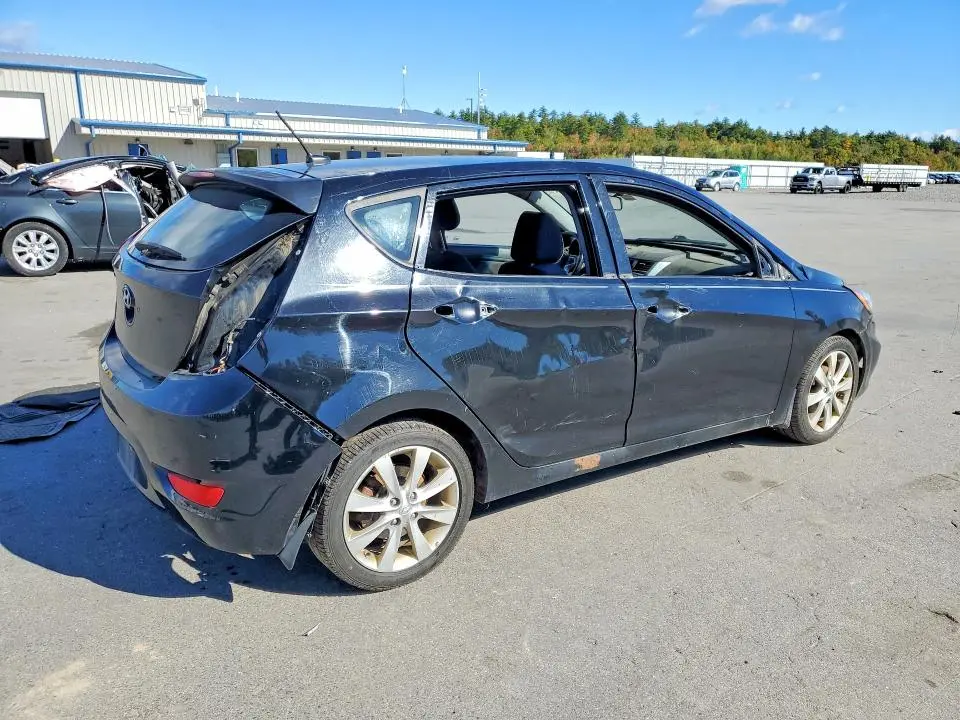 2013 HYUNDAI ACCENT SE  