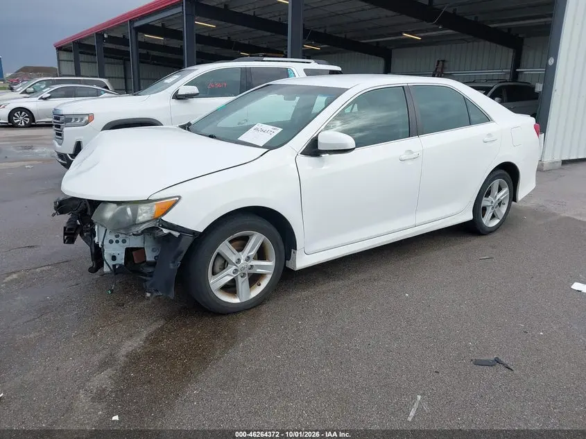 2012 TOYOTA CAMRY SE