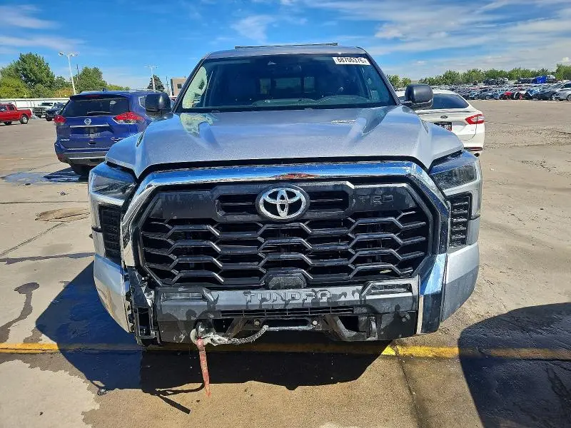 2024 TOYOTA TUNDRA SR5  