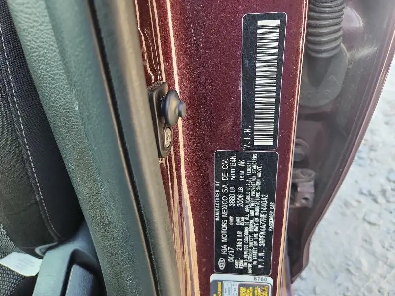 2017 KIA FORTE LX  