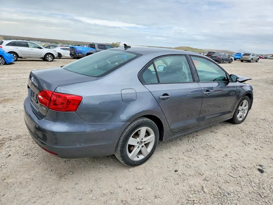 2011 VOLKSWAGEN JETTA TDI  