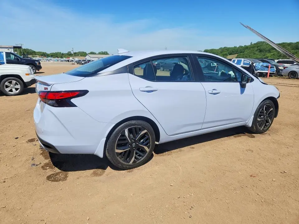 2024 NISSAN VERSA SR  