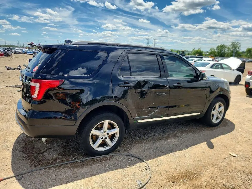 2017 FORD EXPLORER XLT  