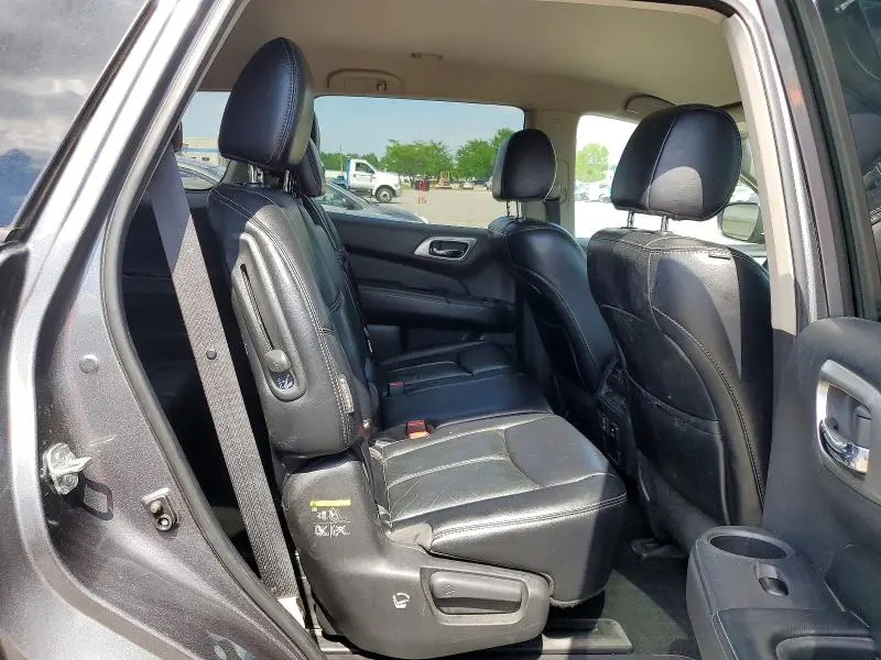 2018 NISSAN PATHFINDER SL  