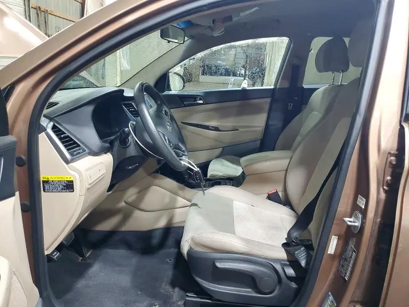 2016 HYUNDAI TUCSON SE  