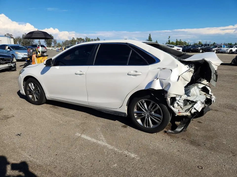 2017 TOYOTA CAMRY SE  