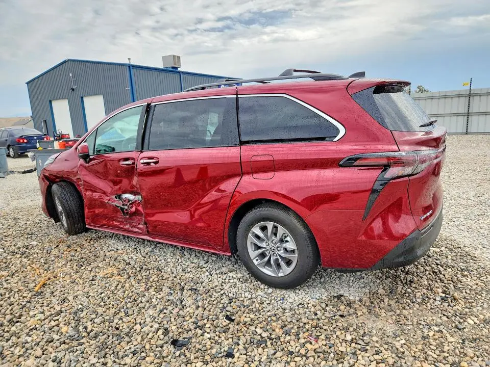 2026 TOYOTA SIENNA XLE 7-PASSENGER  