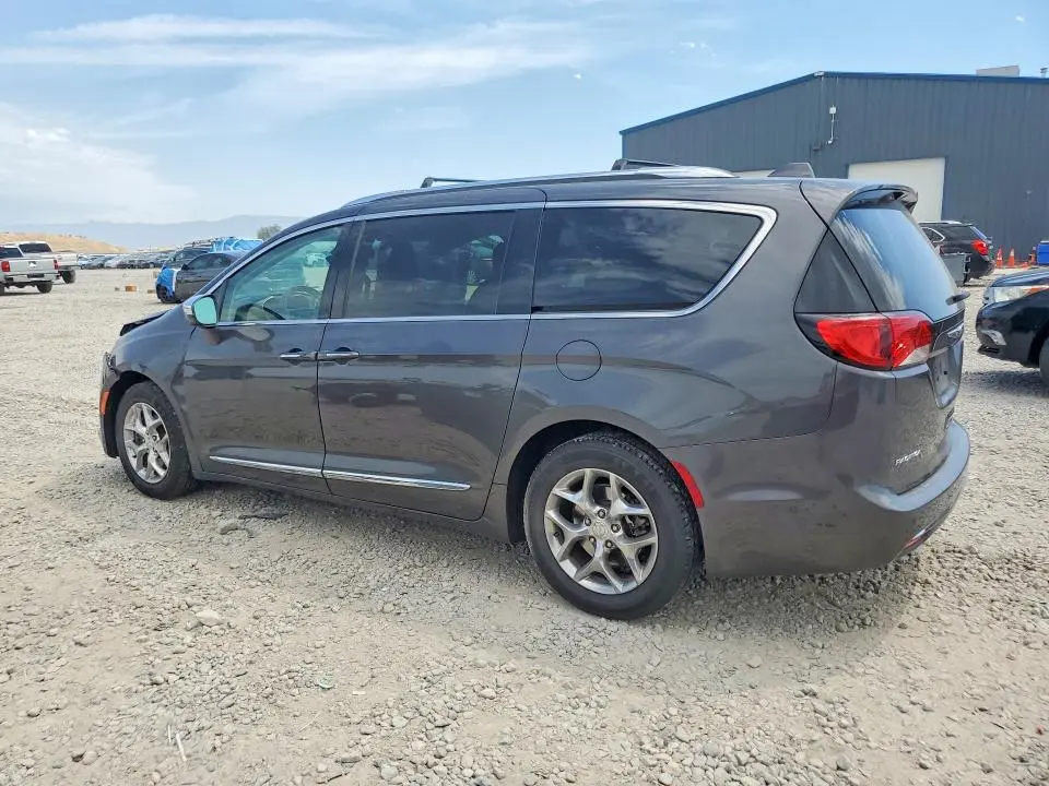 2018 CHRYSLER PACIFICA LIMITED  