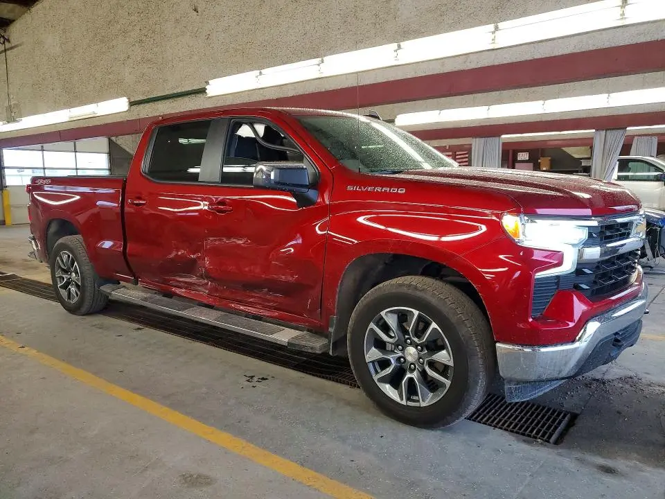 2024 CHEVROLET SILVERADO K1500 LT  