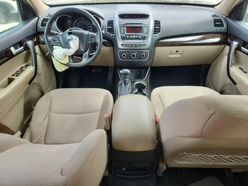 2015 KIA SORENTO LX  