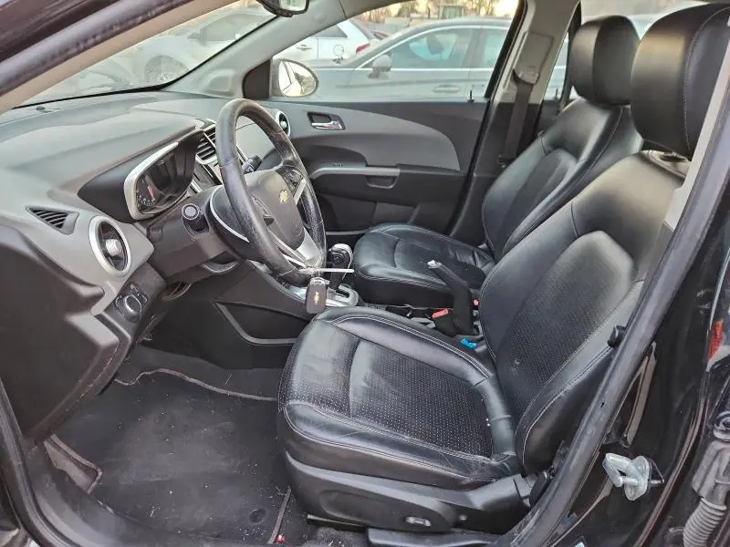 2020 CHEVROLET SONIC PREMIER  