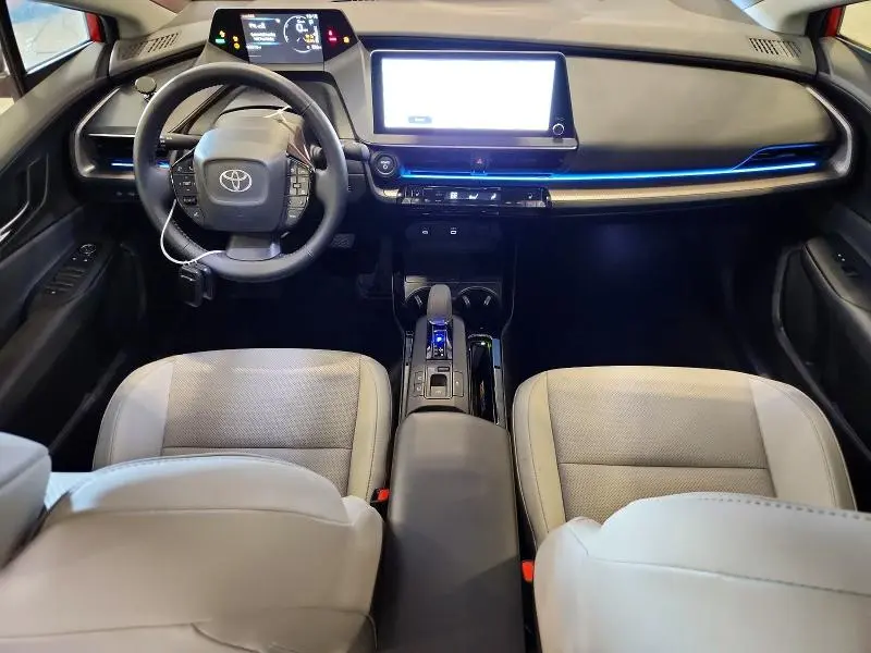 2024 TOYOTA PRIUS XLE  