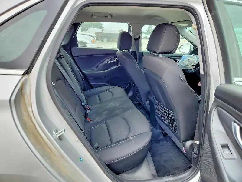 2018 HYUNDAI ELANTRA GT BASE  