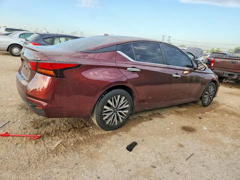2023 NISSAN ALTIMA SV  