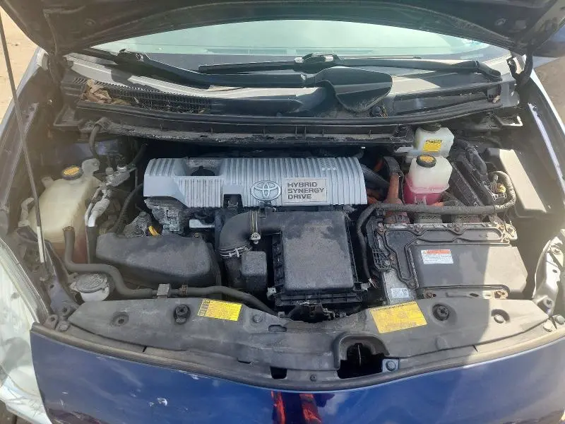 2013 TOYOTA PRIUS TWO  