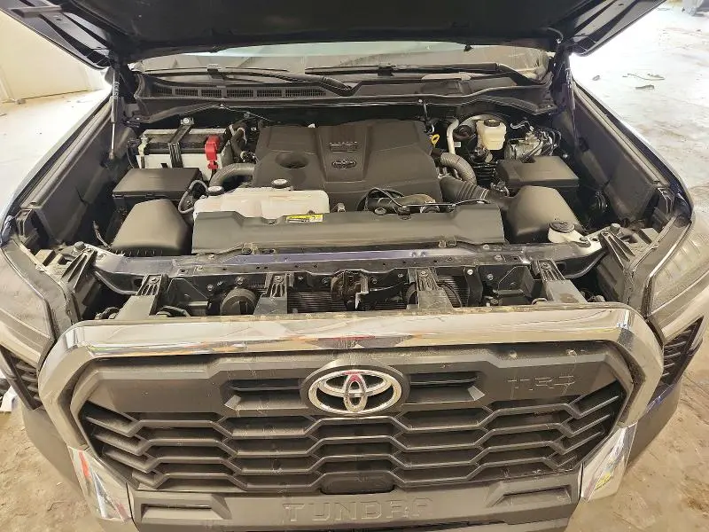 2025 TOYOTA TUNDRA SR5  