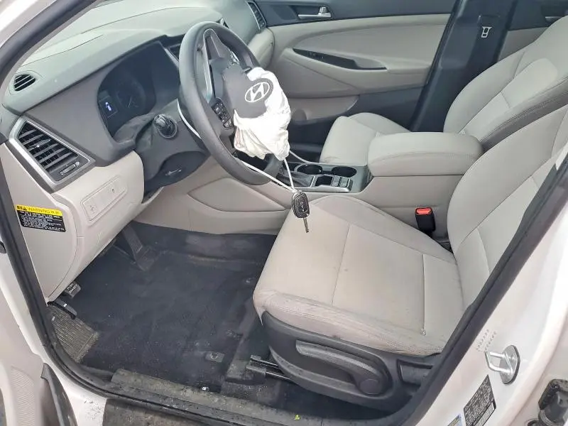 2018 HYUNDAI TUCSON SE  