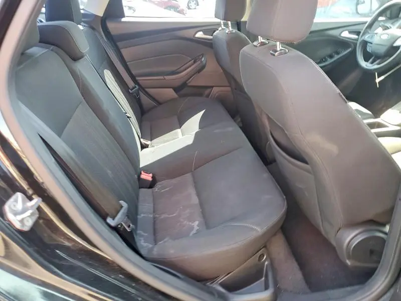 2022 FORD FOCUS SE  