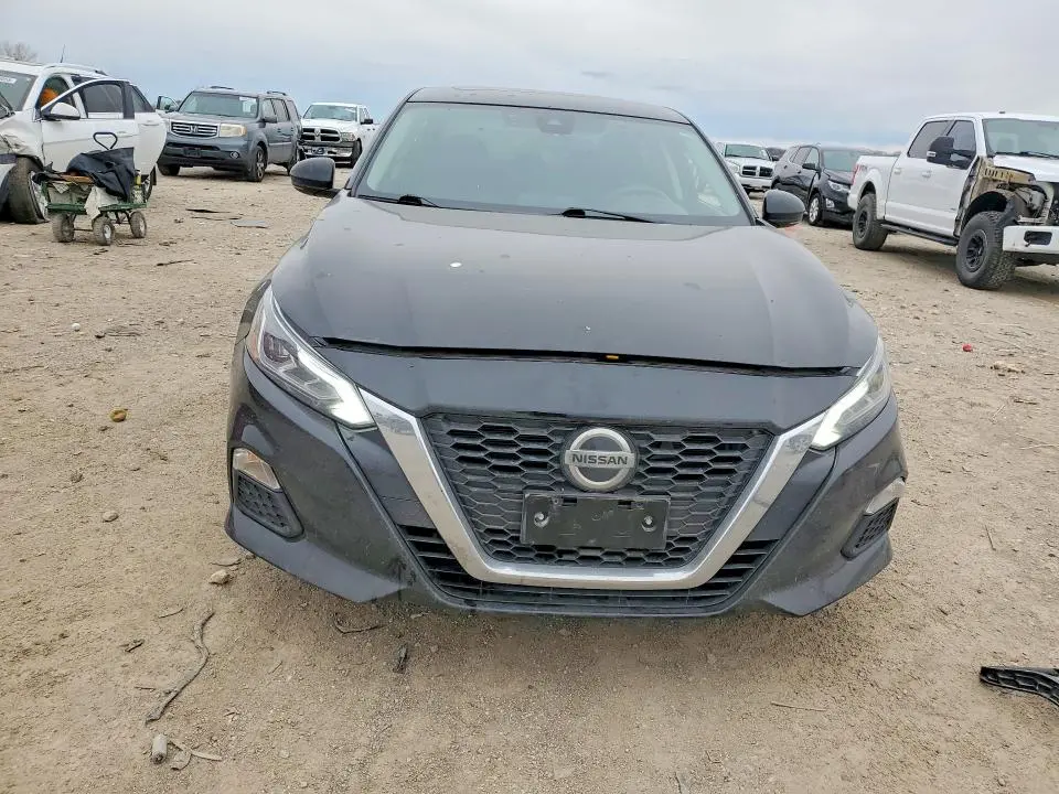2022 NISSAN ALTIMA SV  