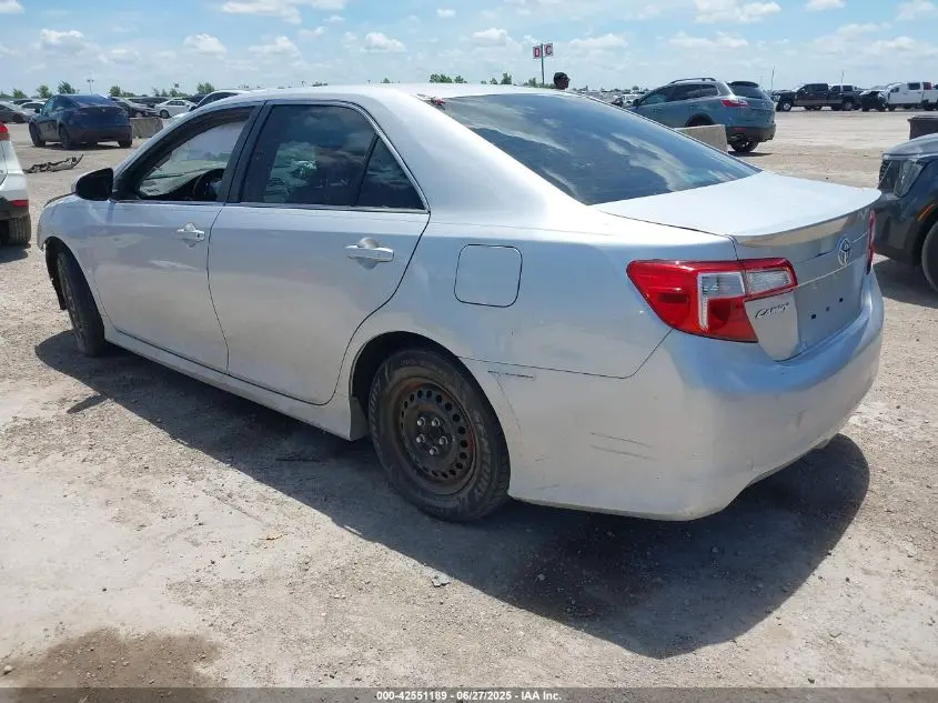 2014 TOYOTA CAMRY SE