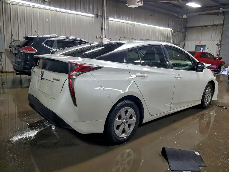 2016 TOYOTA PRIUS   