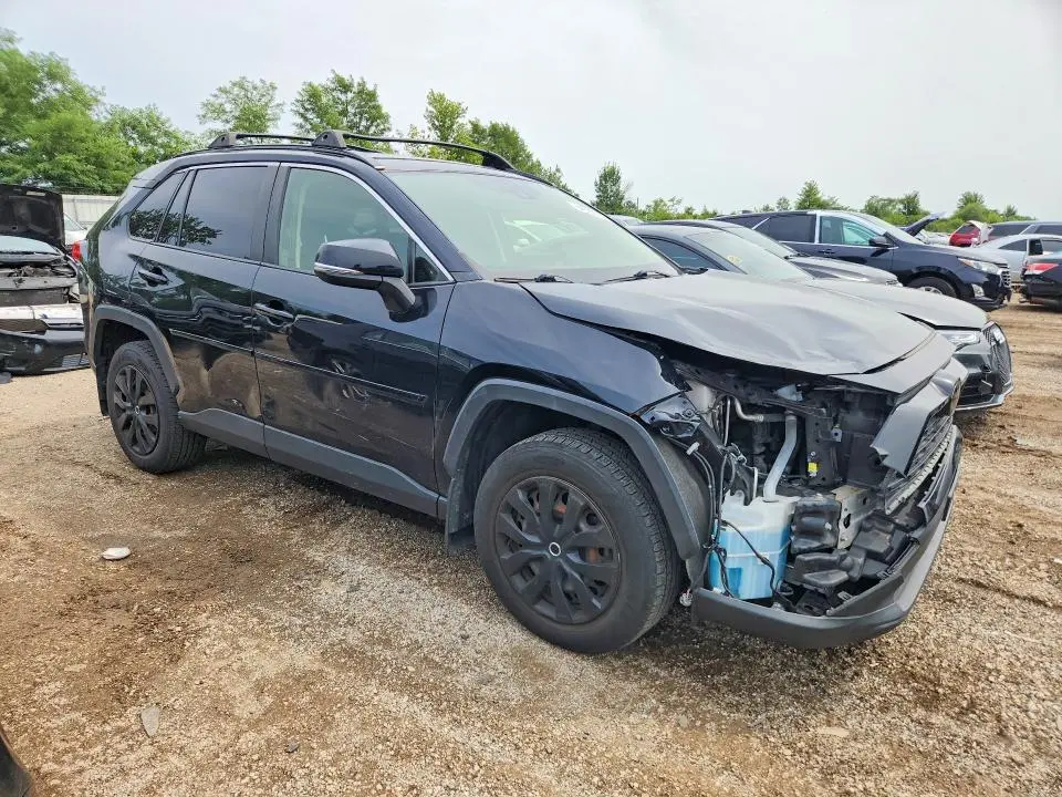 2019 TOYOTA RAV4 LE  