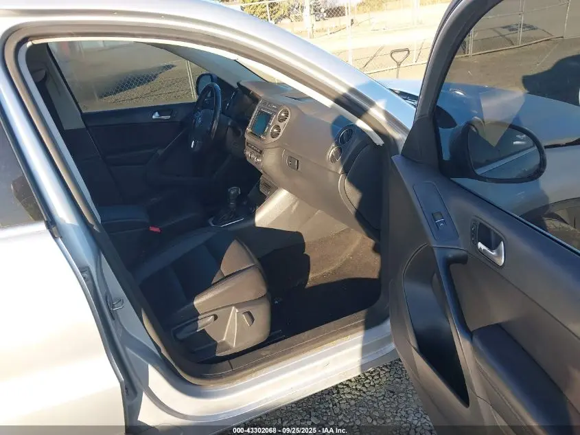 2016 VOLKSWAGEN TIGUAN SE