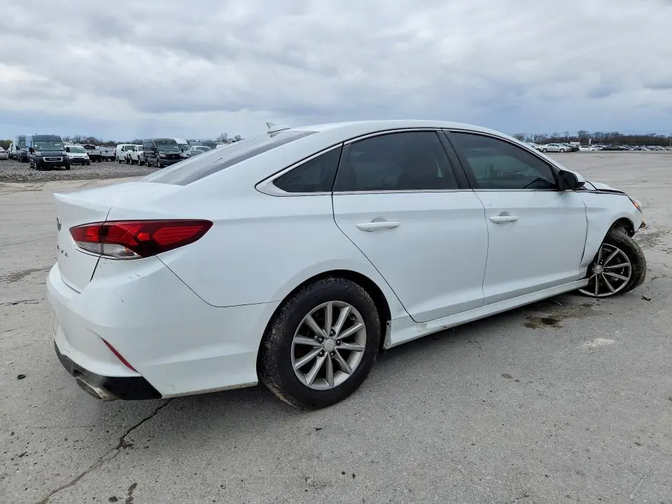 2019 HYUNDAI SONATA SE  