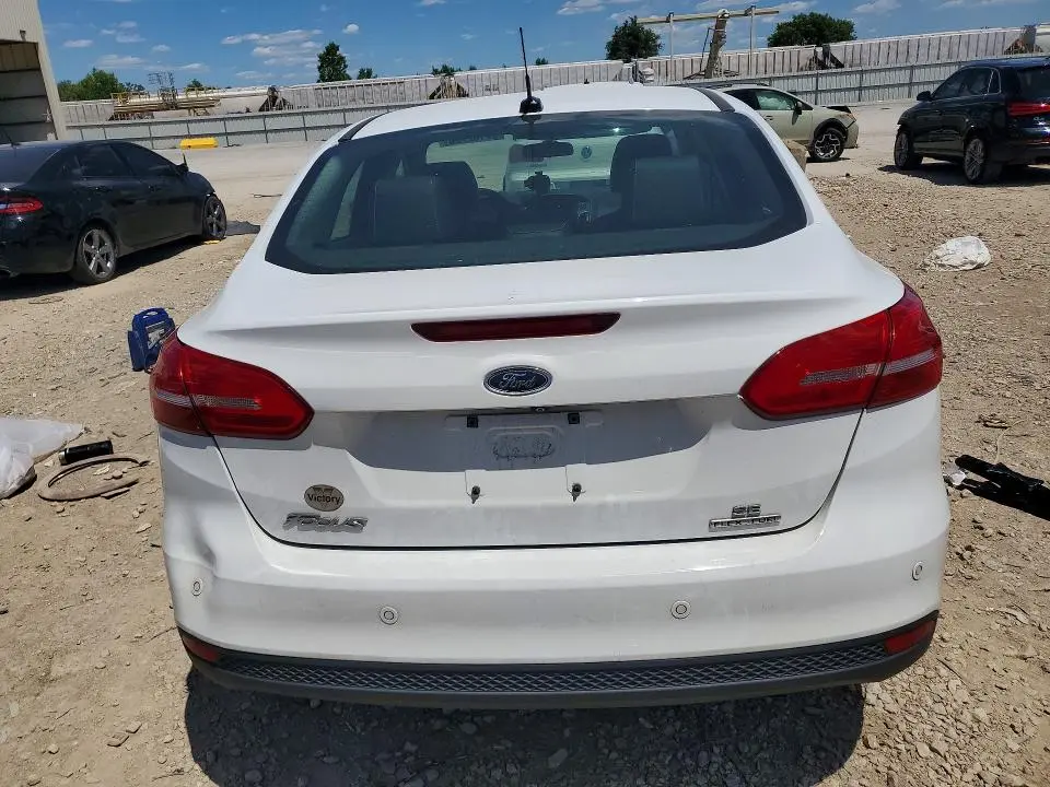 2016 FORD FOCUS SE  