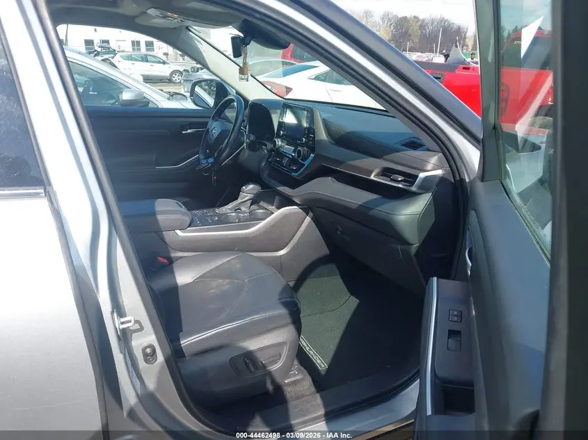 2020 TOYOTA HIGHLANDER XLE